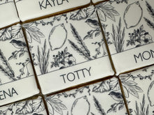 Load image into Gallery viewer, Toile Sukkos Place Card Cookies
