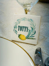 Load image into Gallery viewer, Lulav Esrog Wreath Place Card Cookies
